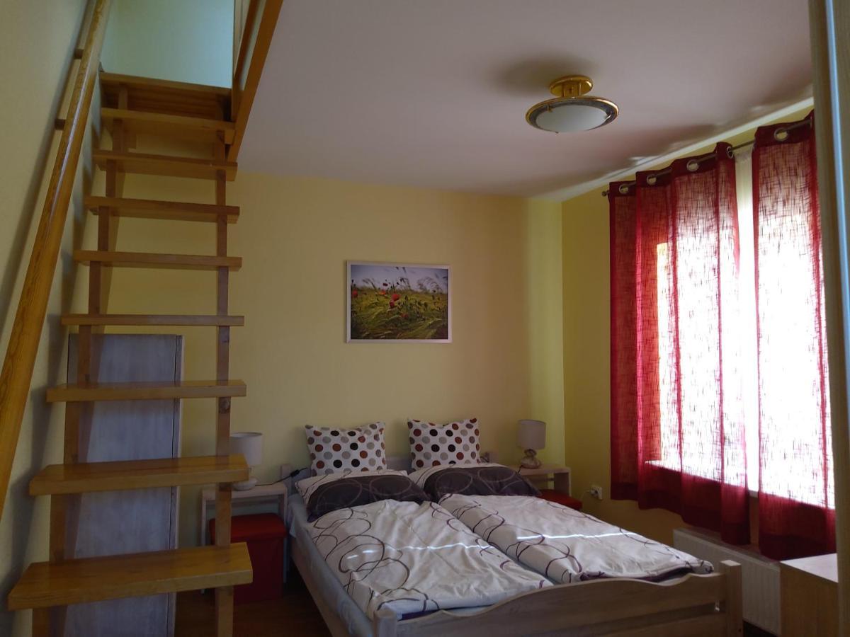 Apartamentai Geguciu Gatveje ไคลเพดา ภายนอก รูปภาพ